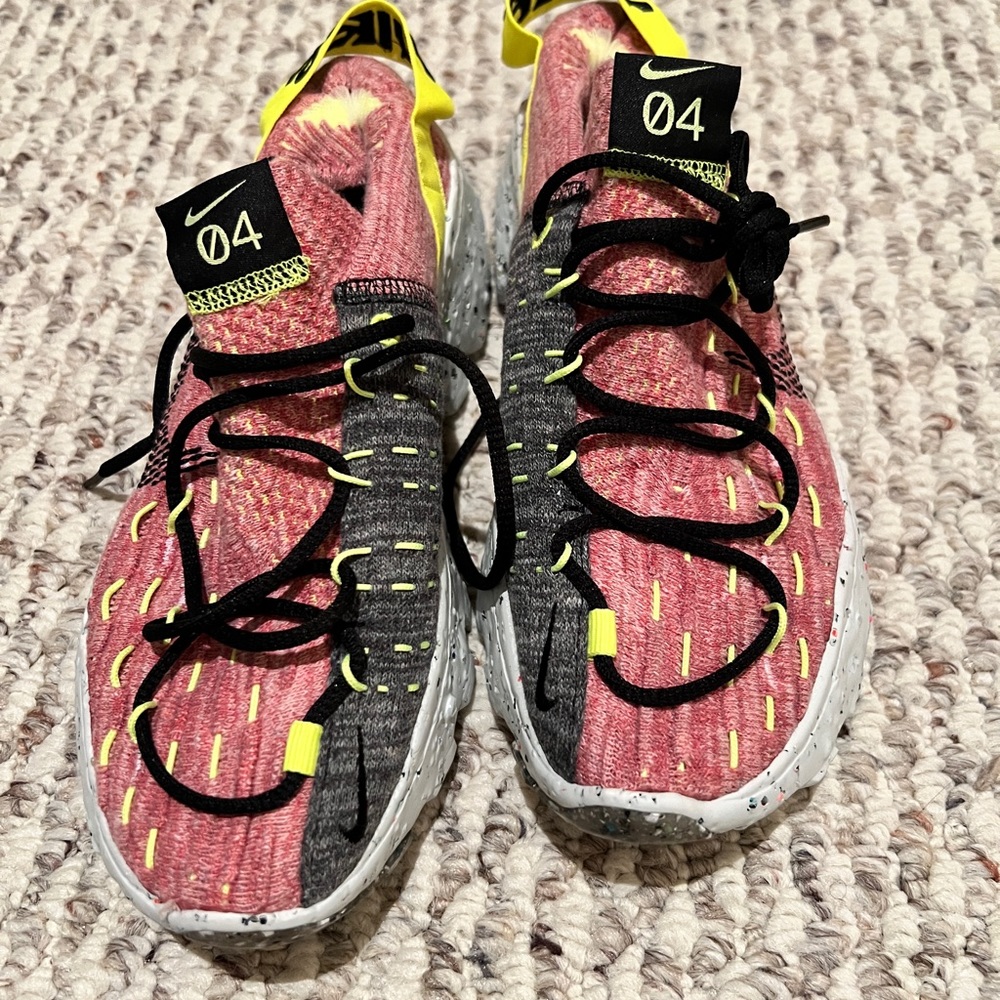 Nike Space Hippie 04 W-  NEW with box